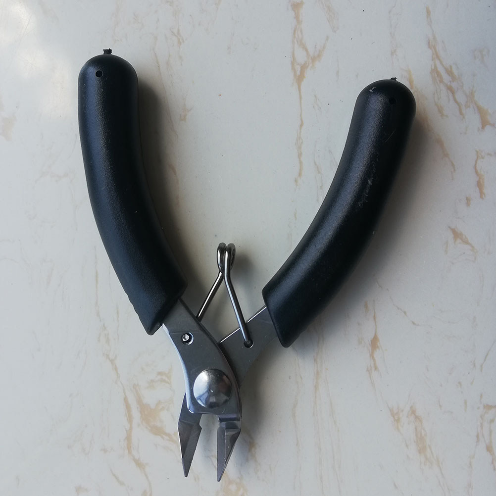 Ergonomic Diagonal Pliers for  - Badminton Racket Carbon review and price